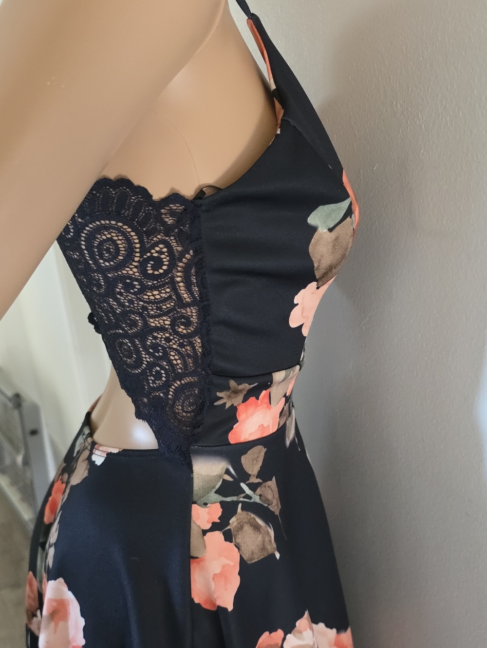 Windsor Black and Pink Floral Midi Dress Size Small - Picture 10 of 10